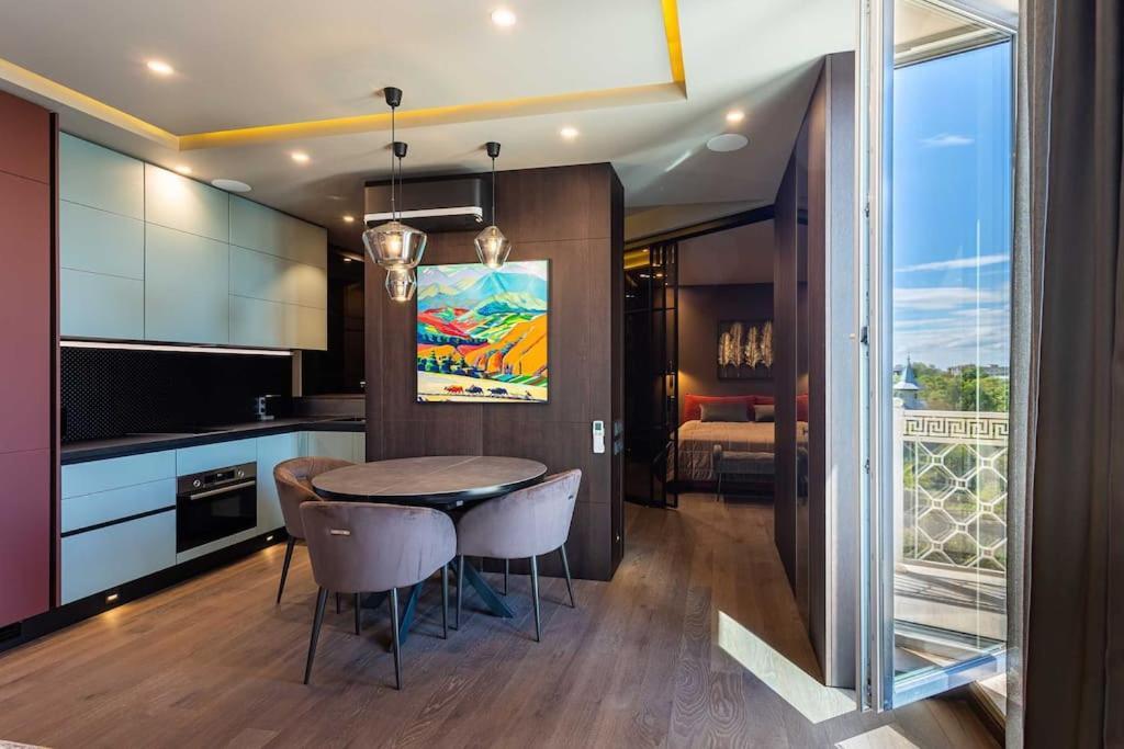 Luxury Apartment In The Superb Location Chişinău Extérieur photo